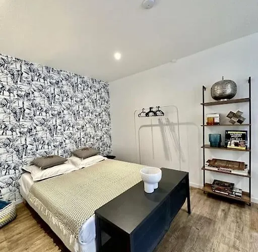 C. La Reserve - St Rose Le Bleu *